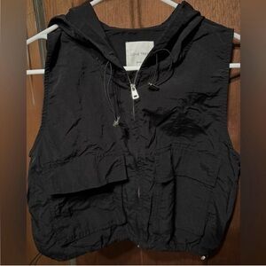 Love Tree Women Black Hooded Cropped Nylon Vest pockets & adjustable waist sz S